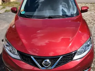 Gebraucht Nissan Pulsar 116 PS (85 kW) 2016 Rot Kleinwagen