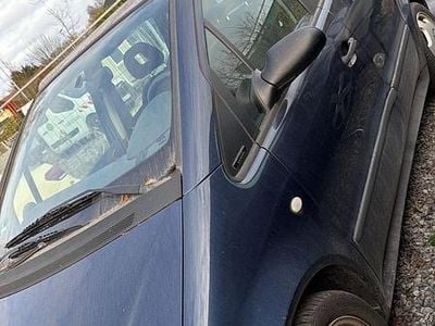 Blau Gebraucht 2003 Mercedes 170 Kleinwagen | 600 €