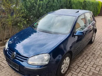 Gebraucht VW Golf V 90 PS (66 kW) 2003 Blau Kleinwagen