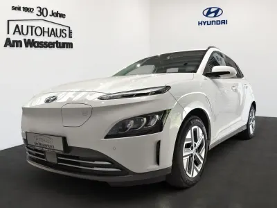 Gebraucht Hyundai Kona Prime 150 kW (204 PS) 2021 Chalk white / met SUV