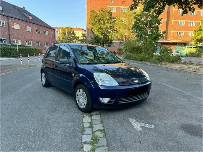 Gebraucht Ford Fiesta 80 PS (58 kW) 2005 Blau Kleinwagen