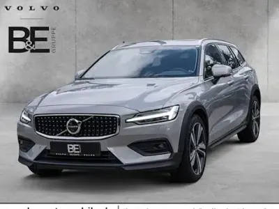 Gebraucht Volvo V60 CC 197 PS (144 kW) 2023 Silber Kombi