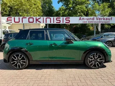 Gebraucht Mini John Cooper Works 156 PS (114 kW) 2025 Grün Kleinwagen