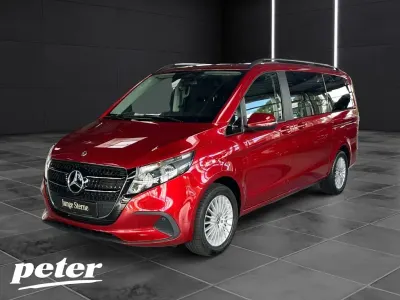 Gebraucht Mercedes V220 163 PS (119 kW) 2025 Rot Van / Kleinbus