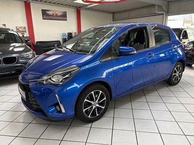 Gebraucht Toyota Yaris Team 112 PS (82 kW) 2018 Blau Limousine