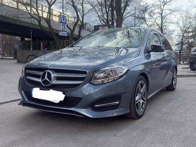Gebraucht Mercedes B180 109 PS (80 kW) 2015 Van / Kleinbus