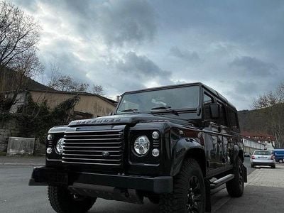Schwarz Gebraucht 2015 Land Rover Defender SE SUV | 84.110 €