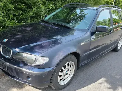 Gebraucht BMW 318 85 PS (62 kW) 2004 Blau Kombi