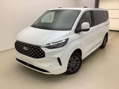 Gebraucht Ford Tourneo Titanium 136 PS (100 kW) 2025 Frozen white Van / Kleinbus
