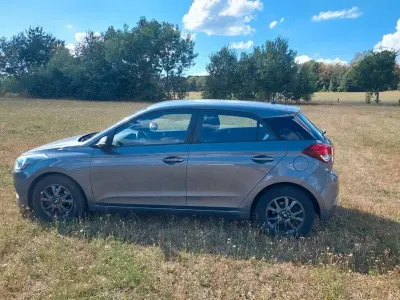 Gebraucht Hyundai i20 YES! 101 PS (74 kW) 2018 Grau Kleinwagen