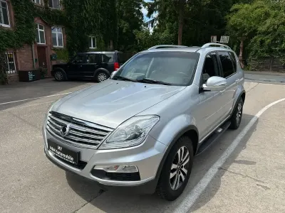 Gebraucht SsangYong Rexton Sapphire 155 PS (114 kW) 2015 Silber SUV
