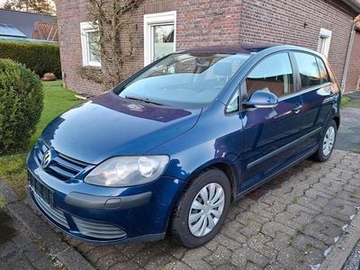 Second-hand VW Golf V Trendline 116 CP (85 kW) 2007 Albastru Berlinǎ