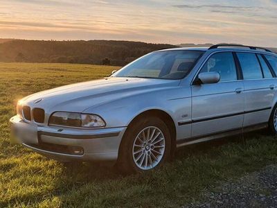 BMW 528