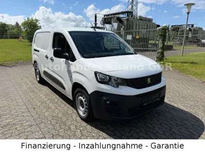 Gebraucht Peugeot Partner Premium 131 PS (96 kW) 2021 Weiß Van / Kleinbus
