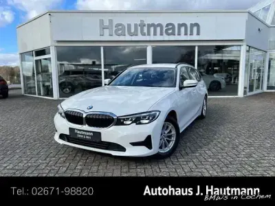Gebraucht BMW 318 Advantage 150 PS (110 kW) 2022 Weiss Kombi