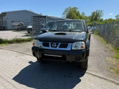 Occasion Nissan Navara 133 PK (97 kW) 2003 Zwart Pickup