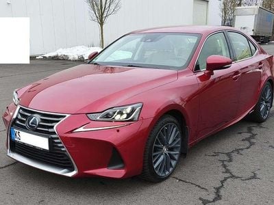 Gebraucht Lexus IS300h Luxury Line 223 PS (164 kW) 2017 Rot Limousine