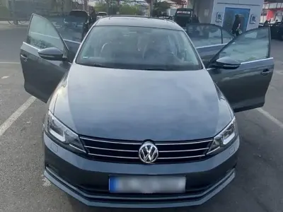 Gebraucht VW Jetta 150 PS (110 kW) 2018 Grau Limousine