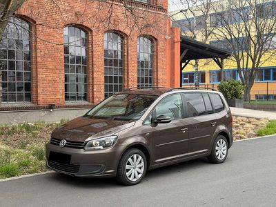 Gebraucht VW Touran Match 105 PS (77 kW) 2012 Braun Van / Kleinbus