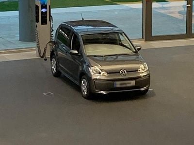 Second-hand VW e-up! 61 kW (83 CP) 2022 Gri Hatchback