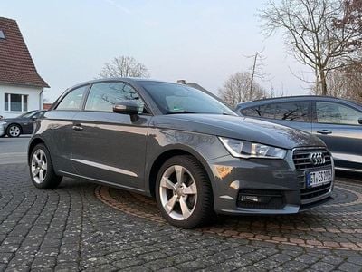 Gebraucht Audi A1 116 PS (85 kW) 2015 Grau Kleinwagen
