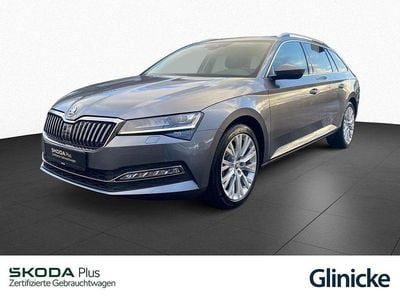 Graphitegrau metallic Gebraucht 2023 Skoda Superb Style Kombi | 23.833 €