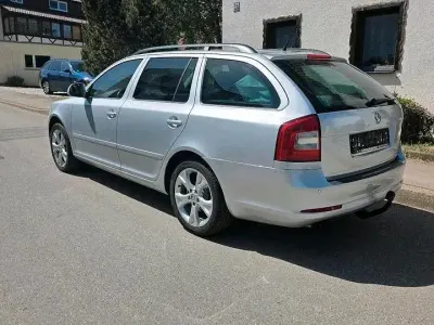 Używany Skoda Octavia 160 KM (117 kW) 2011 Srebrny Kombi