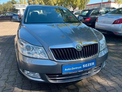 Grau Gebraucht 2012 Skoda Octavia Ambition Limousine | 9.950 € (Etwas zu teuer)