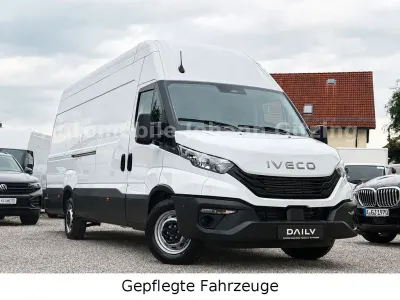 Gebraucht Iveco Daily 177 PS (130 kW) 2025 Weiß Van / Kleinbus