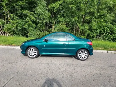 Gebraucht Peugeot 206 CC Roland Garros 109 PS (80 kW) 2003 Grün Cabrio