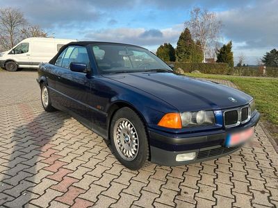 Gebraucht BMW 320 Cabriolet 150 PS (110 kW) 1995 Blau Cabrio