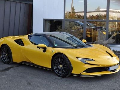 Gebraucht Ferrari SF90 999 PS (734 kW) 2024 Gelb Cabrio
