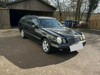 Mercedes E220