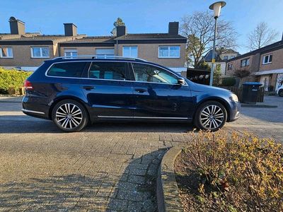 Gebraucht VW Passat 140 PS (102 kW) 2010 Blau Kombi