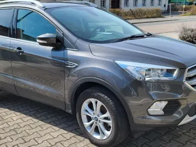 Gebraucht Ford Kuga Titanium 150 PS (110 kW) 2019 Grau SUV