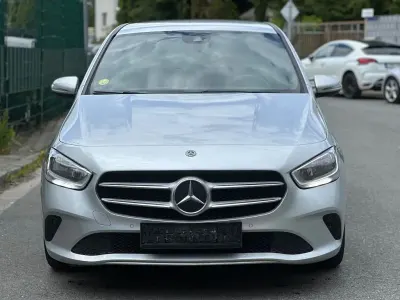 Gebraucht Mercedes B180 116 PS (85 kW) 2019 Silber Van / Kleinbus