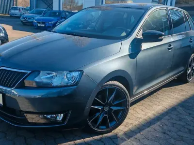 Käytetty Skoda Rapid Emotion Plus 125 HP (91 kW) 2015 Harmaa Viistoperä