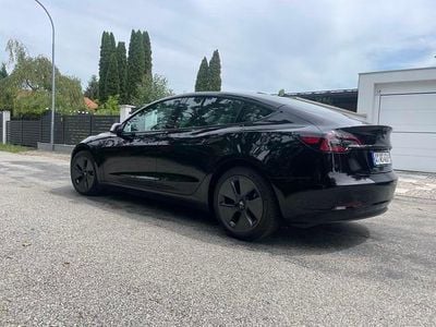 Begagnad Tesla Model 3 Long Range AWD 366 kW (498 HK) 2022 Svart Sedan