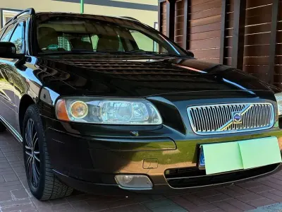 Używany Volvo V70 185 KM (136 kW) 2007 Zielony Kombi
