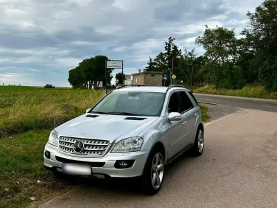 Gebraucht Mercedes ML320 224 PS (164 kW) 2008 Silber SUV