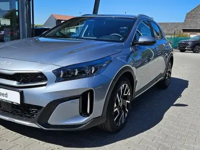 Neu Kia XCeed Spirit 150 PS (110 kW) 2026 Silber SUV