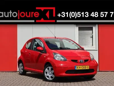 Gebraucht Toyota Aygo 68 PS (50 kW) 2008 Rot Kleinwagen