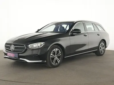 Gebraucht Mercedes E220 Avantgarde 200 PS (147 kW) 2023 Obsidianschwarz
