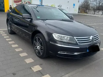 Gebraucht VW Phaeton 239 PS (175 kW) 2012 Braun Limousine