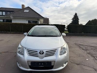 Gebraucht Toyota Avensis Executive 147 PS (108 kW) 2010 Silber Kombi