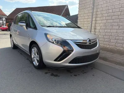 Gebraucht Opel Zafira Tourer Edition 120 PS (88 kW) 2013 Argon silber/ice silver (m2) Van / Kleinbus