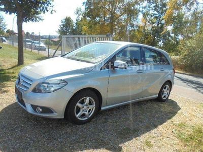 Gebraucht Mercedes B180 109 PS (80 kW) 2014 Silber Van / Kleinbus