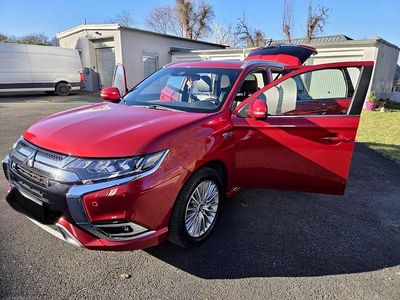 Gebraucht Mitsubishi Outlander P-HEV Top 224 PS (164 kW) 2018 Rot SUV