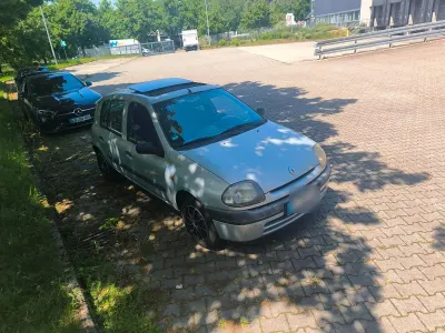 Brugt Renault Clio II 58 HK (42 kW) 1998 Grå Sedan