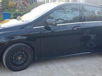 Usata Mercedes B200 136 CV (100 kW) 2017 Nero Monovolume